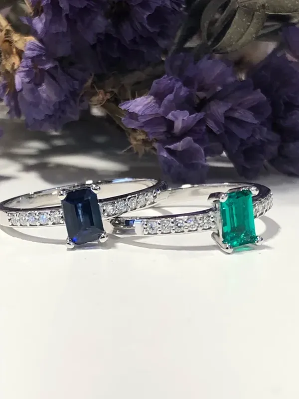 Xoias de ouro branco con zafiro ou esmeralda — Joyería Rosende
